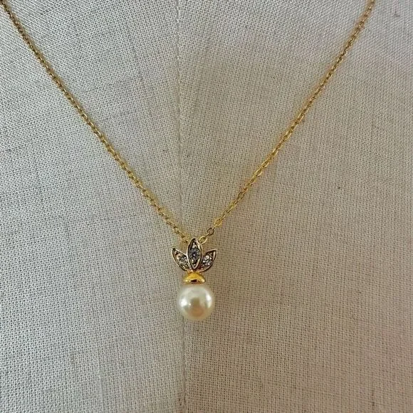 Faux Pearl rhinestone pendant necklace - Picture 2 of 10